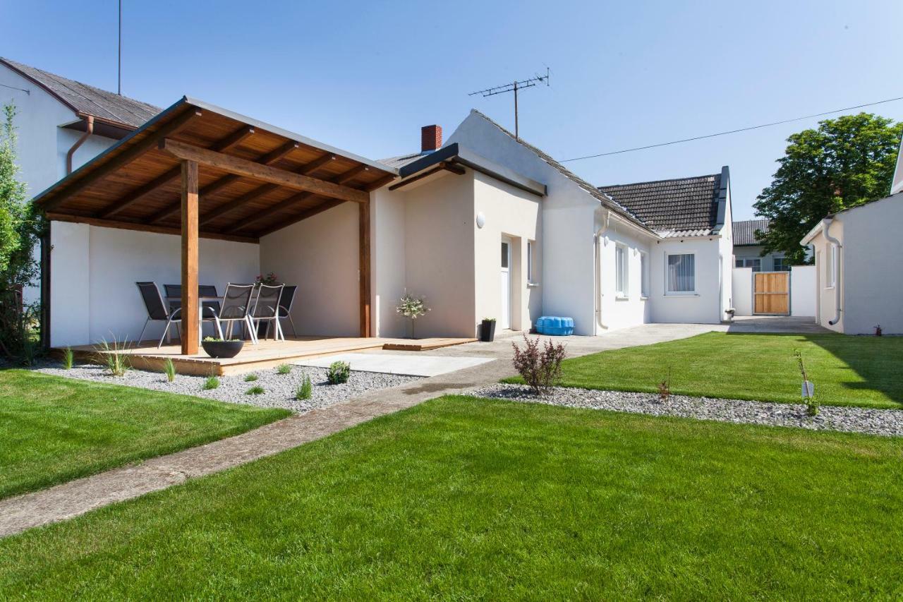 Zehentner - Wein & Feriendomizil Villa Illmitz Buitenkant foto